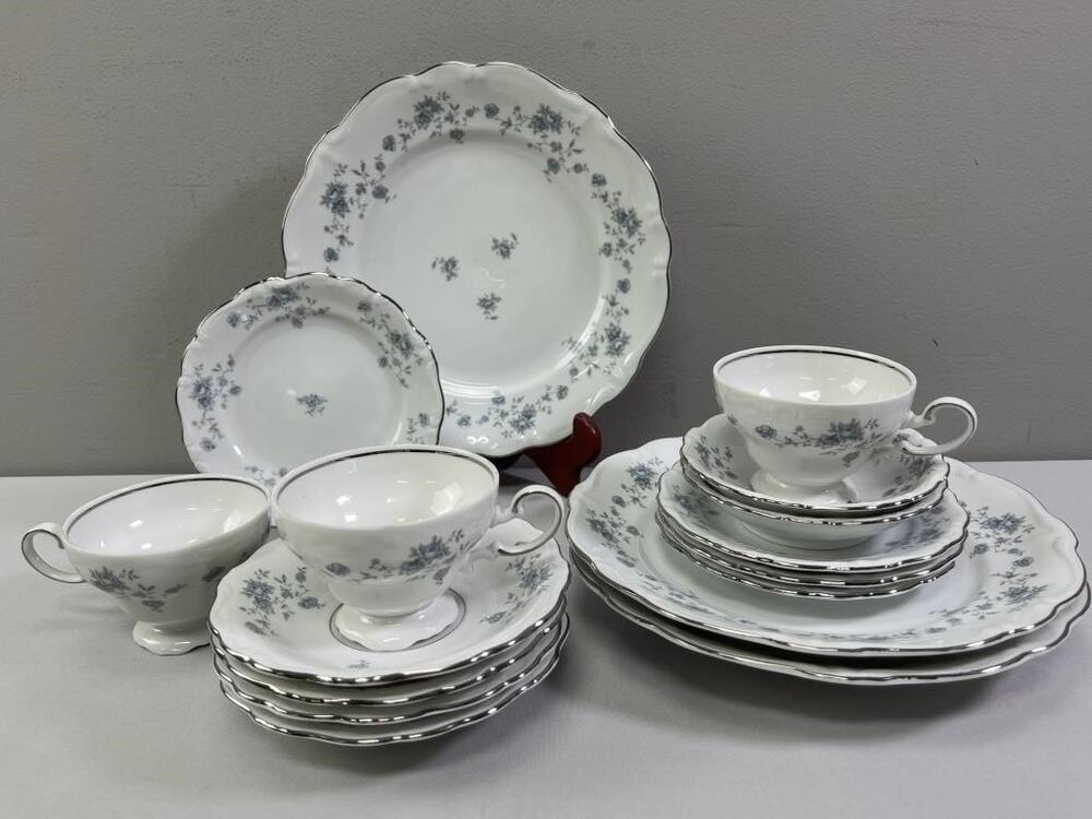 Johann Haviland Bavaria Germany Blue Garland China Set – 16 Pc, Vintage